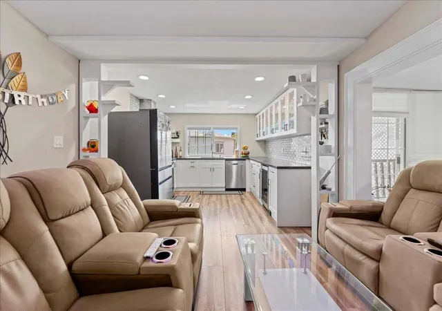 Photo 3 of Manufactured home for sale at 2150 Monterey Rd #101, San Jose, CA 95112 | MLS# ML82062368 | Listing updated on 2026-10-11