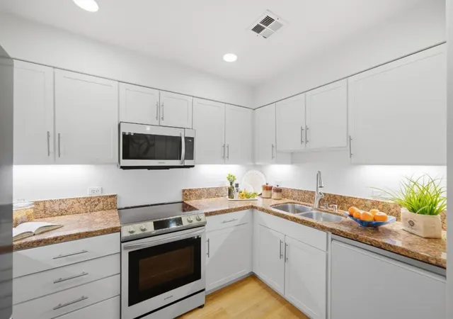 Photo 3 of Condo for sale at 125 Patterson St #141, San Jose, CA 95112 | MLS# ML82062367 | Listing updated on 2026-10-11