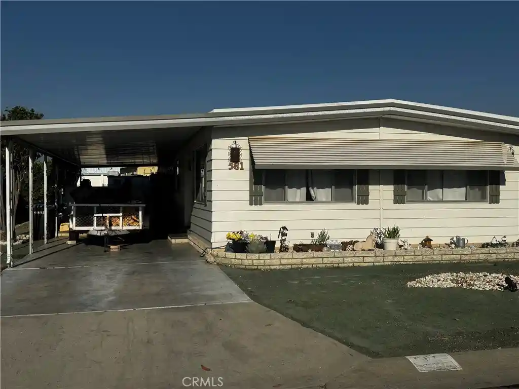 Photo 1 of Manufactured home for sale at 581 San Mateo, Hemet, CA 92543 | MLS# OC26178776 | Listing updated on 2026-10-17