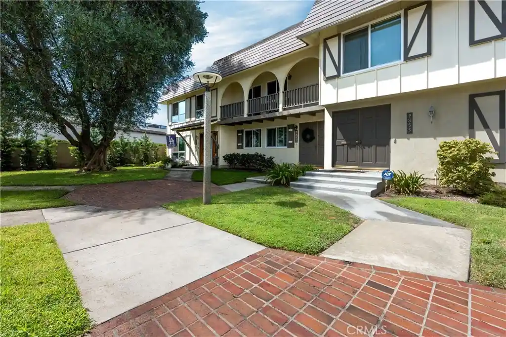 Townhouse for sale at 9857 Via Sonoma, Cypress, CA 90630 | MLS# PW26207513