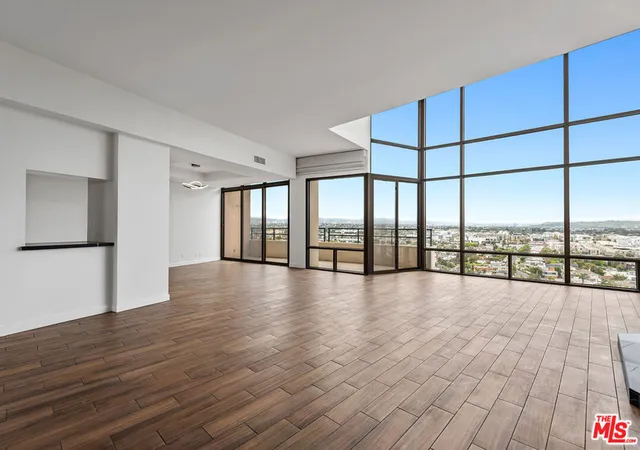 Listing Photo 4 - Condo for sale in building located at 4337 Marina City Dr, Marina Del Rey, CA 90292 - Unit #PH42
