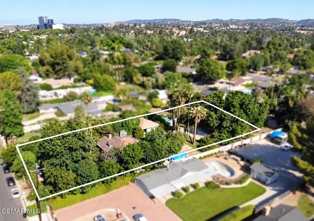 Photo 1 of Single family home for sale at 22722 Erwin St, Woodland Hills, CA 91367 | MLS# 226004553 | Listing updated on 2026-10-09
