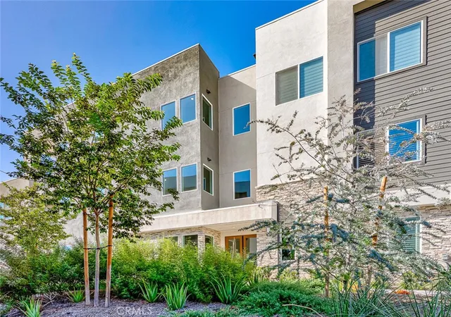Photo 1 of Townhouse for sale at 519 Mulligan, Irvine, CA 92618 | MLS# PW26206151 | Listing updated on 2026-10-09