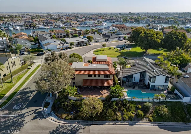Photo 3 of Single family home for sale at 16581 Melville, Huntington Beach, CA 92649 | MLS# OC26207952 | Listing updated on 2026-10-06