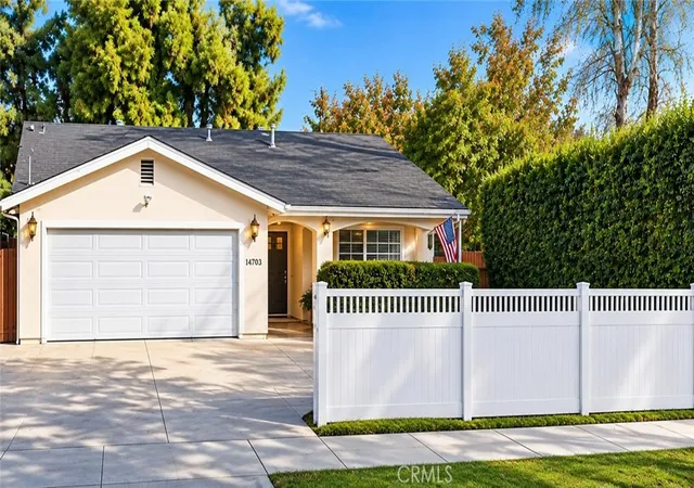 Photo 1 of Sale Pending at 14703 Archwood, Van Nuys, CA 91405 | MLS# SR26208335 | Listing updated on 2026-09-24