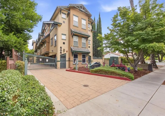 Condo for sale at 808 Lenzen Ave #106, San Jose, CA 95126 | MLS# ML82060409