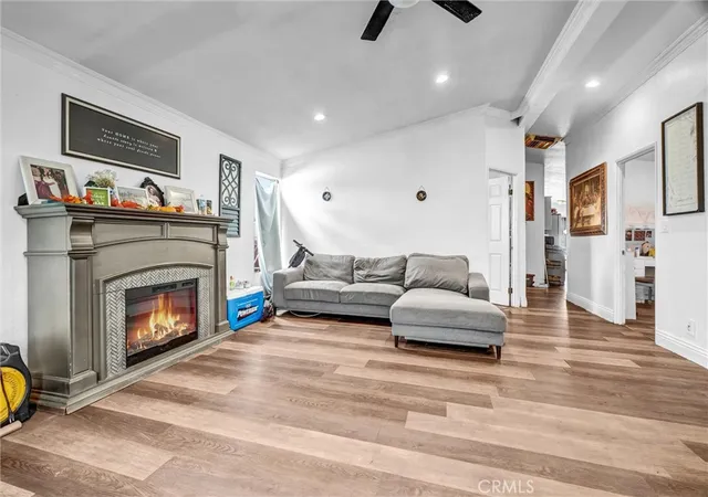 Photo 3 of Manufactured home for sale at 5450 N Paramount #33, Long Beach, CA 90805 | MLS# DW26208353 | Listing updated on 2026-09-25