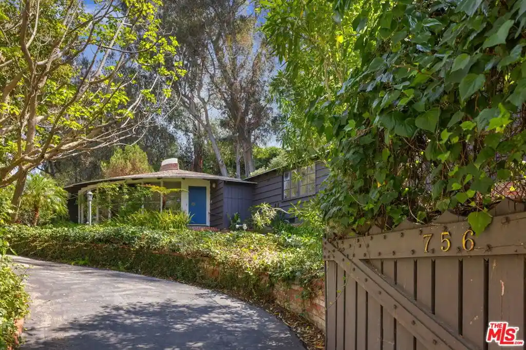 Photo 1 of Sale Pending at 756 Kingman Ave, Santa Monica, CA 90402 | MLS# 26833519 | Listing updated on 2026-10-15
