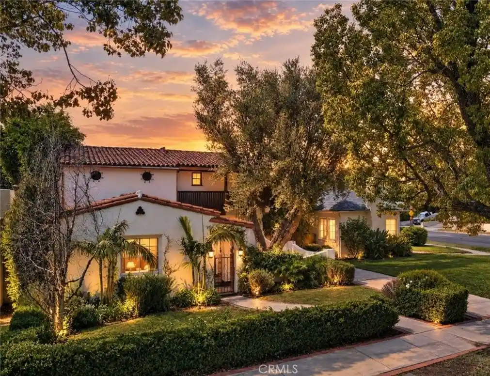 Single family home for sale at 1163 Geneva St, Glendale, CA 91207 | MLS# GD26208285