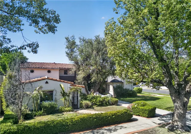 Photo 2 of Single family home for sale at 1163 Geneva St, Glendale, CA 91207 | MLS# GD26208285 | Listing updated on 2026-10-02