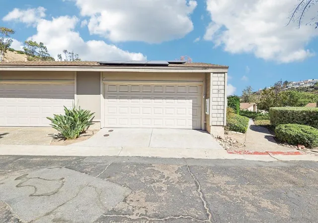 Photo 3 of Condo for sale at 5617 Adobe Fls Rd #D, San Diego, CA 92120 | MLS# 260023277SD | Listing updated on 2026-10-09