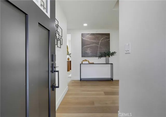 Photo 3 of Sale Pending at 2924 W Mcfadden, Santa Ana, CA 92704 | MLS# HD26208407 | Listing updated on 2026-10-06
