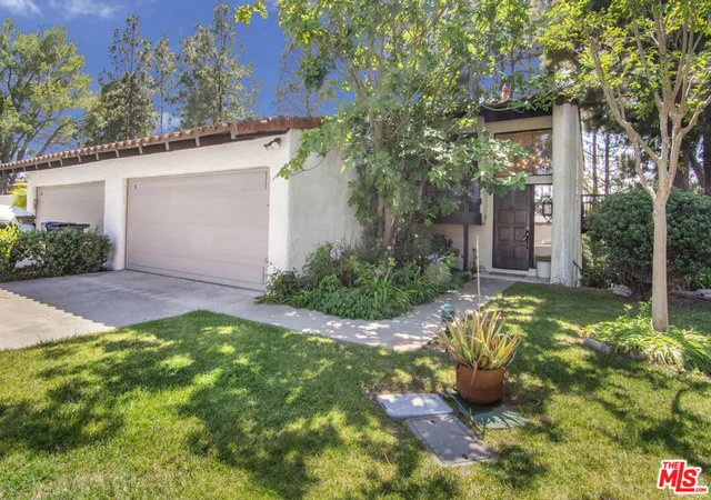 Townhouse for sale at 8 Aspen Way, Rolling Hills Estates, CA 90274 | MLS# 26992357