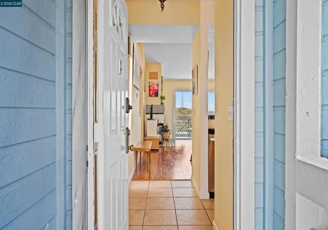 Listing Photo 1 - Condo for sale in building located at 311 Stinson St, Vallejo, CA 94591 - Unit #7