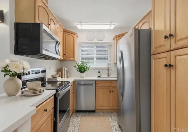 Listing Photo 3 - Condo for sale in building located at 4360 42nd St, San Diego, CA 92105 - Unit #6