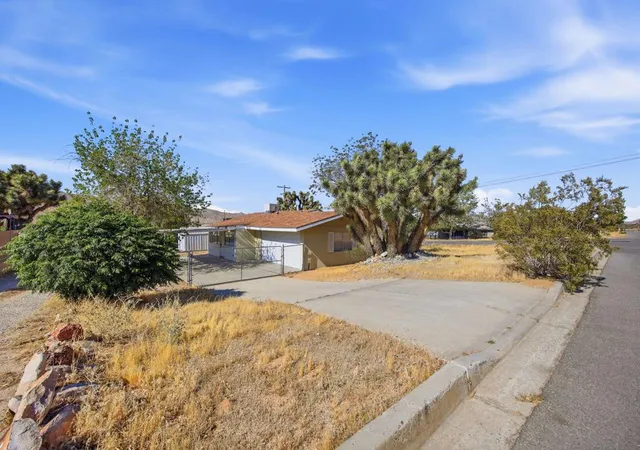 Photo 2 of Single family home for sale at 7798 Acoma Trl, Yucca Valley, CA 92284 | MLS# 219153152DA | Listing updated on 2026-09-25