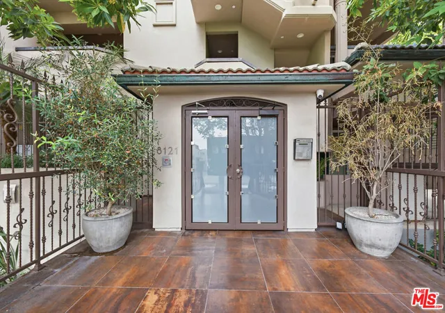 Listing Photo 4 - Condo for sale in building located at 8121 Norton Ave, West Hollywood, CA 90046 - Unit #201