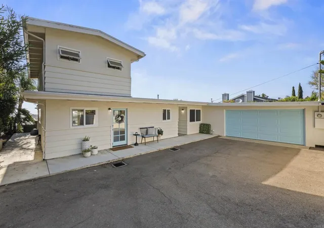 Photo 3 of Single family home for sale at 4347 Highland Dr, Carlsbad, CA 92008 | MLS# NDP2608909 | Listing updated on 2026-09-25