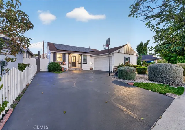 Photo 1 of Single family home for sale at 7350 Donna, Reseda, CA 91335 | MLS# SR26208471 | Listing updated on 2026-10-11
