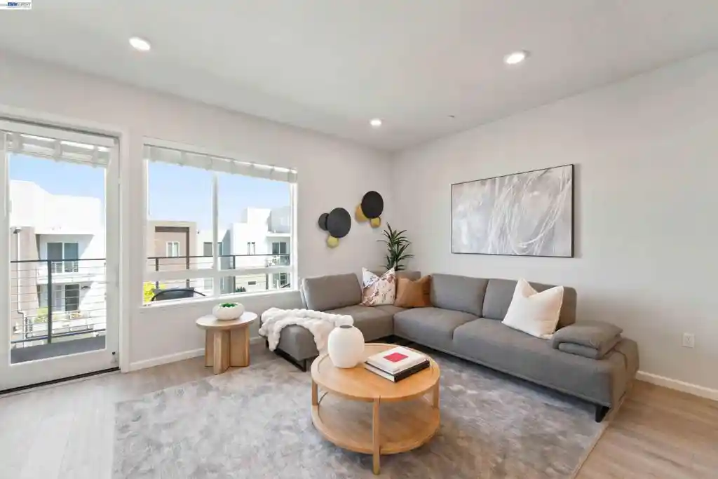 Listing Photo 1 - Condo for sale in 314 Llano De Los Robles Ave located at 314 Llano De Los Robles Ave, San Jose, CA 95136 - Unit 314 Llano De Los Robles Ave
