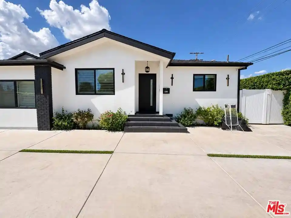 Photo 1 of Single family home for sale at 6385 Zelzah Ave, Encino, CA 91316 | MLS# 26992339 | Listing updated on 2026-10-29