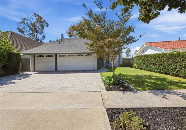 Photo 3 of Sale Pending at 2232 Apple Tree, Tustin, CA 92780 | MLS# IG26208497 | Listing updated on 2026-10-06