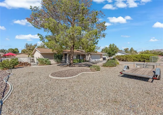 Photo 1 of Sale Pending at 22272 Klickitat Ave, Apple Valley, CA 92307 | MLS# IG26208454 | Listing updated on 2026-10-08