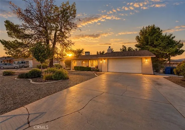 Photo 3 of Sale Pending at 22272 Klickitat Ave, Apple Valley, CA 92307 | MLS# IG26208454 | Listing updated on 2026-10-08