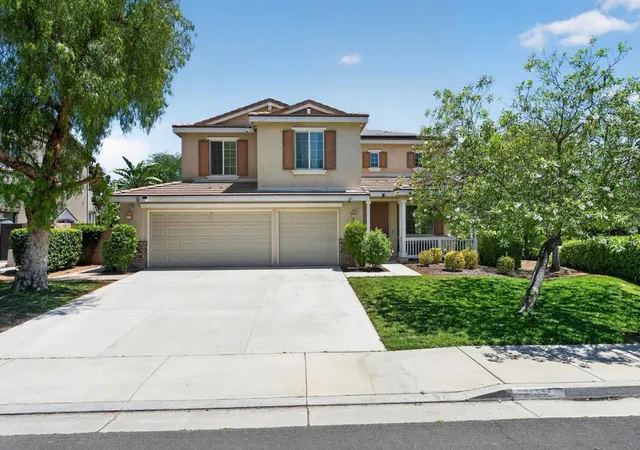 Photo 2 of Single family home for sale at 21516 Coral Rock Ln, Wildomar, CA 92595 | MLS# 260023302SD | Listing updated on 2026-10-08