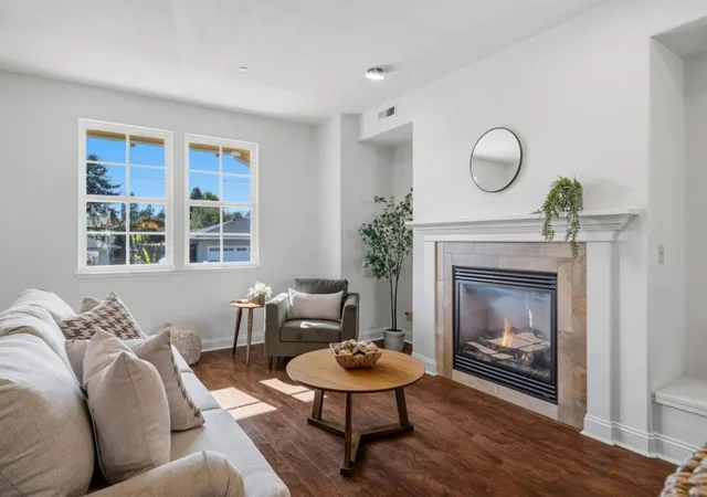 Photo 2 of Townhouse for sale at 252 Cardiff Pl, Santa Cruz, CA 95060 | MLS# ML82061340 | Listing updated on 2026-10-09