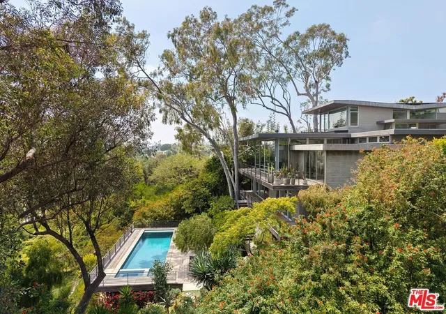 Photo 1 of Single family home for sale at 901 Kenter Way, Los Angeles, CA 90049 | MLS# 26992331 | Listing updated on 2026-10-02