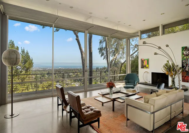 Photo 2 of Single family home for sale at 901 Kenter Way, Los Angeles, CA 90049 | MLS# 26992331 | Listing updated on 2026-10-02