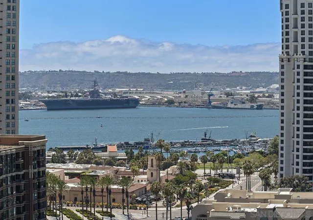 Listing Photo 1 - Condo for sale in building located at 645 Front St, San Diego, CA 92101 - Unit #1807