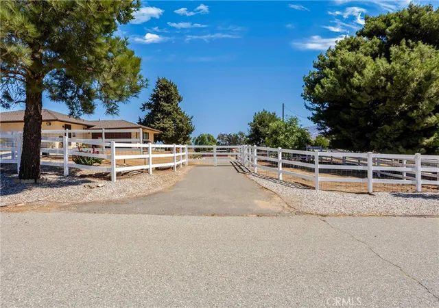 Photo 3 of Sale Pending at 1022 South 22nd, Banning, CA 92220 | MLS# IG26207136 | Listing updated on 2026-10-09