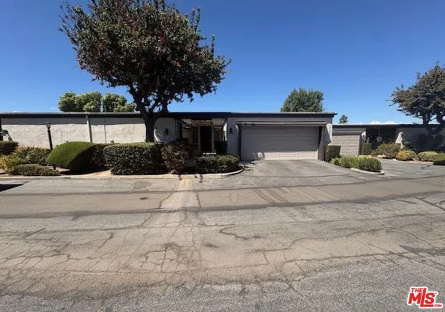Condo for sale at 28382 Paseo Grande Dr, Menifee, CA 92586 | MLS# 26992455