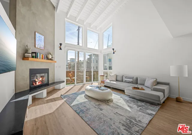 Photo 2 of Condo for sale at 18 Privateer St #3, Marina Del Rey, CA 90292 | MLS# 26992465 | Listing updated on 2026-10-05