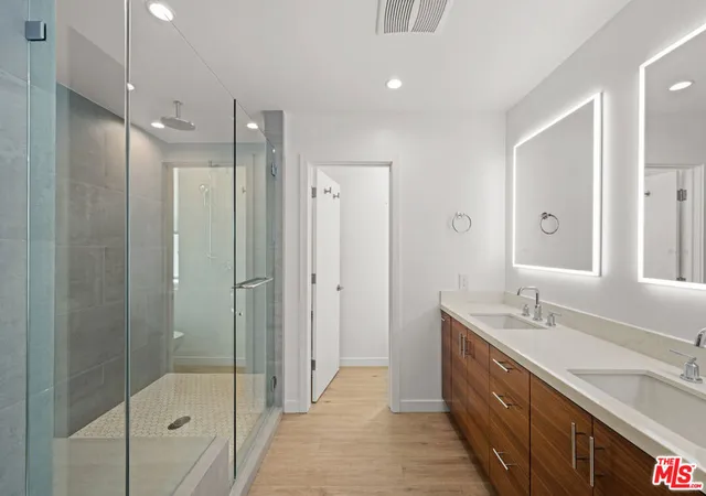 Photo 4 of Condo for sale at 18 Privateer St #3, Marina Del Rey, CA 90292 | MLS# 26992465 | Listing updated on 2026-10-05