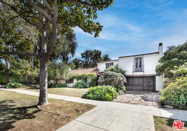 Photo 2 of Single family home for sale at 624 Alta Ave, Santa Monica, CA 90402 | MLS# 26992039 | Listing updated on 2026-10-10