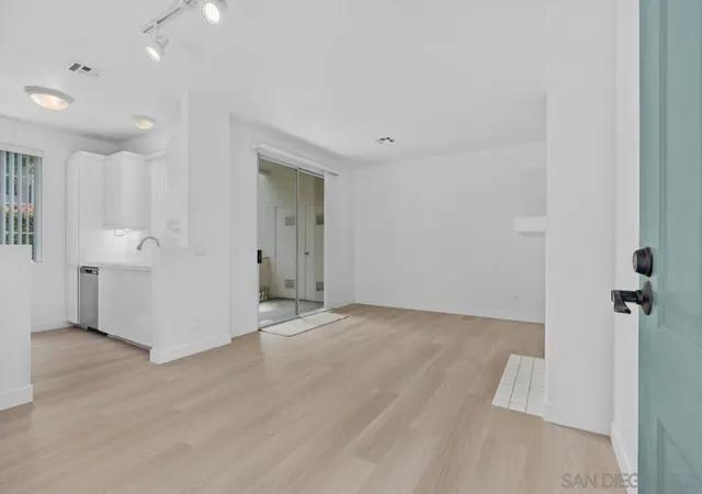 Photo 2 of Sale Pending at 10921 Sabre Hl Dr #375, San Diego, CA 92128 | MLS# 260023331SD | Listing updated on 2026-10-09