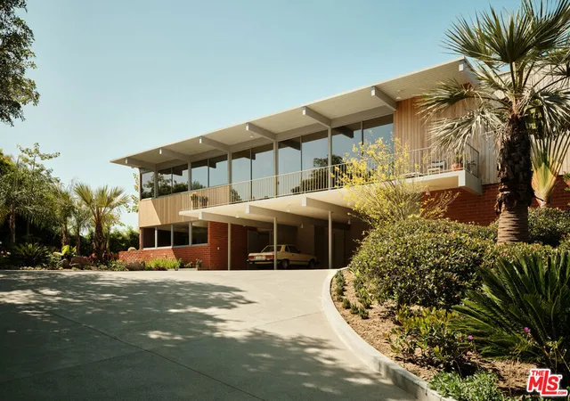 Photo 2 of Mansion for sale at 1035 Summit Dr, Beverly Hills, CA 90210 | MLS# 26851935 | Listing updated on 2026-10-02