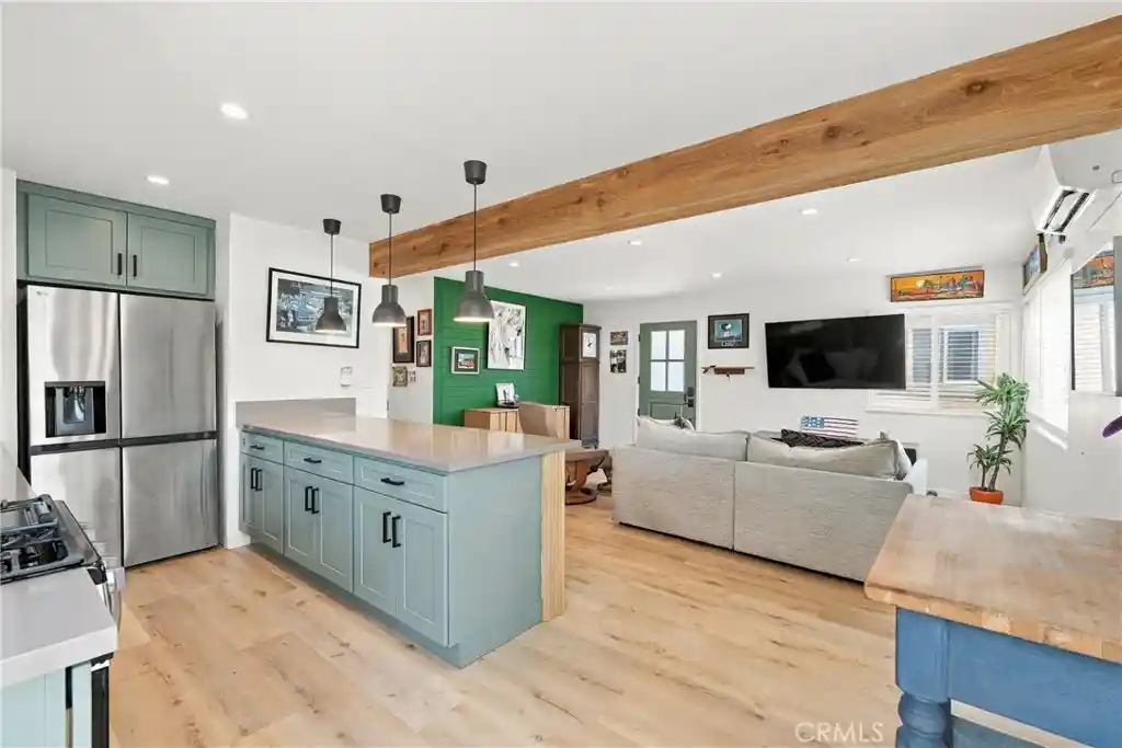 Photo 4 of House for sale at 411 E Franklin, El Segundo, CA 90245 | MLS# SB26202814 | Listing updated on 2026-10-28