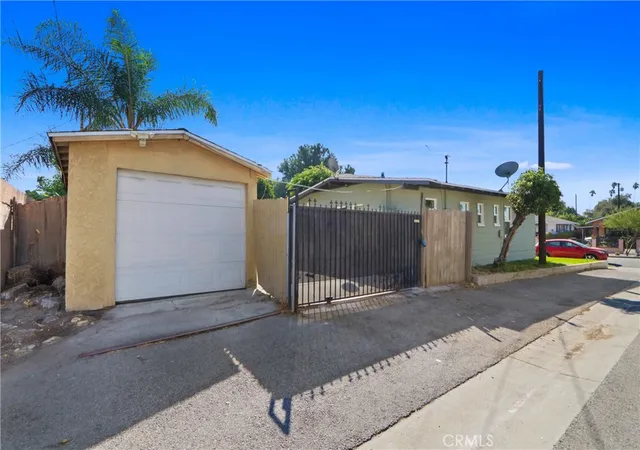Photo 3 of Sale Pending at 523 Randolph St, Pomona, CA 91768 | MLS# CV26207121 | Listing updated on 2026-10-10