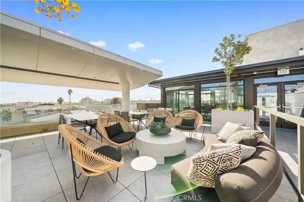 Photo 1 of Condo for sale at 709 E Walnut St #215, Pasadena, CA 91101 | MLS# AR26208592 | Listing updated on 2026-10-27