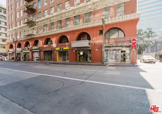 Listing Photo 2 - Condo for sale in building located at 312 W 5Th St, Los Angeles, CA 90013 - Unit #1112