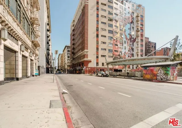 Listing Photo 3 - Condo for sale in building located at 312 W 5Th St, Los Angeles, CA 90013 - Unit #1112