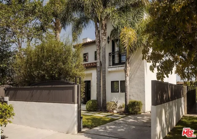 Single family home for sale at 2924 Yale Ave, Marina Del Rey, CA 90292 | MLS# 26991901