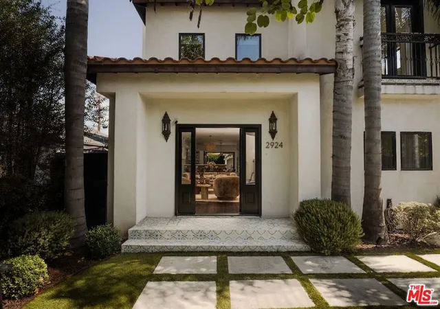 Photo 2 of Single family home for sale at 2924 Yale Ave, Marina Del Rey, CA 90292 | MLS# 26991901 | Listing updated on 2026-10-11