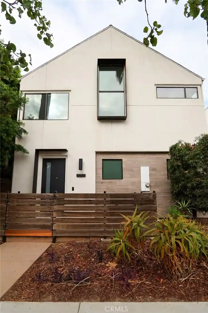 Single family home for sale at 10700 W Octave, North Hollywood, CA 91601 | MLS# SR26208012