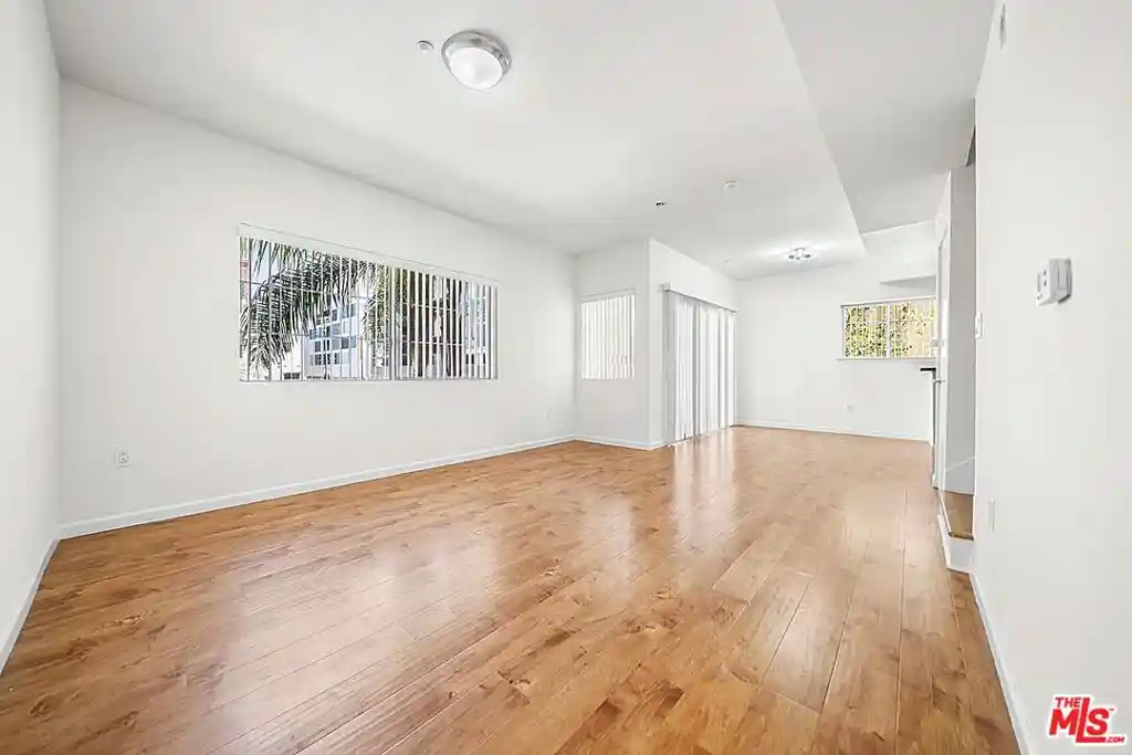 Listing Photo 2 - Condo for sale in 2864 Sunset Pl located at 2864 Sunset Pl, Los Angeles, CA 90005 - Unit #201