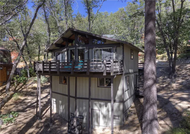 Photo 2 of Single family home for sale at 32904 Canyon Dr, Green Valley Lake, CA 92341 | MLS# IG26207275 | Listing updated on 2026-09-25